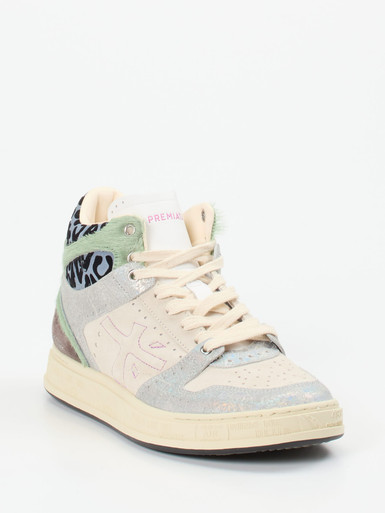 Sneaker high