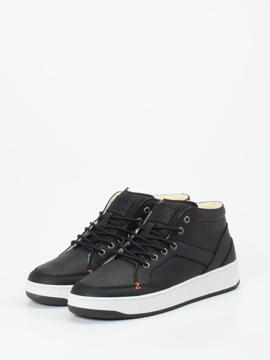 Sneaker high
