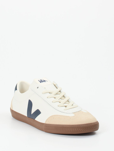 VEJA – Sneaker aus Leder in Cremeweiß