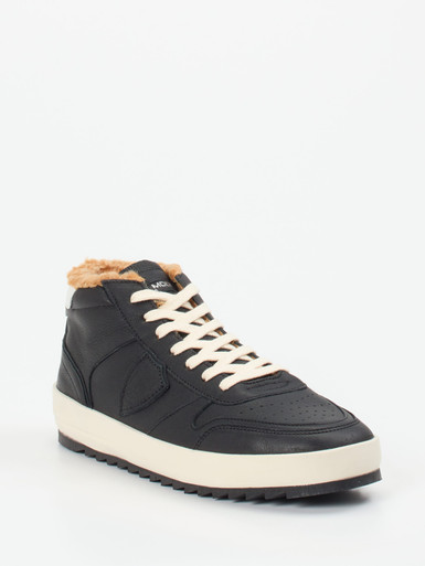 Sneaker high