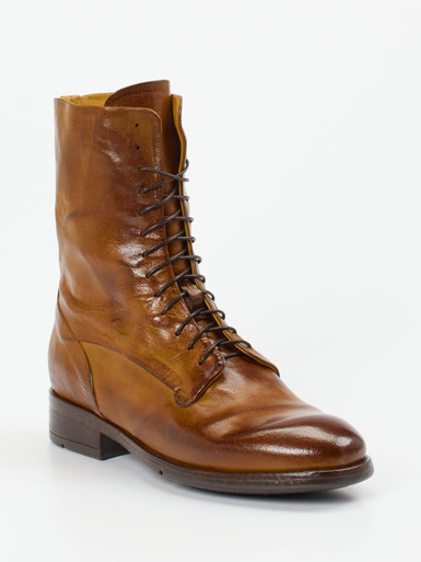 Schnürstiefel
