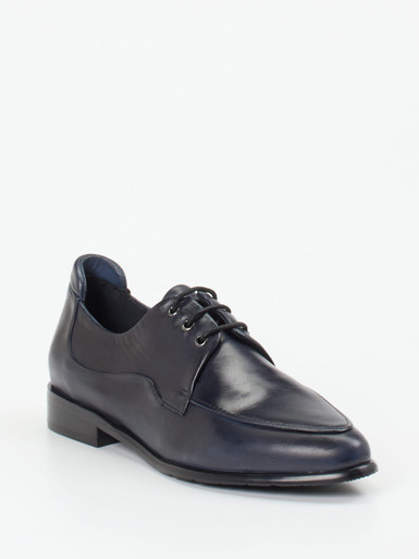 Schnürschuh