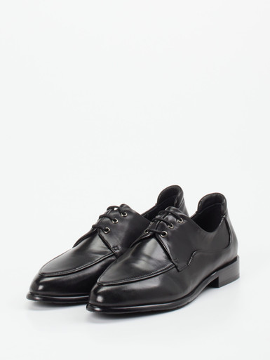Schnürschuh