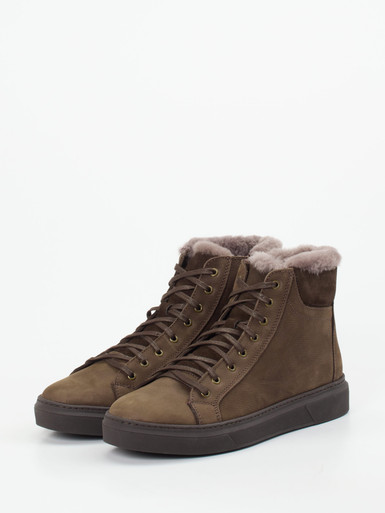 Wintersneaker gefüttert