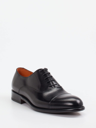 Schnürschuh