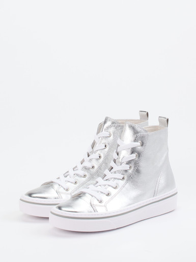 Sneaker High