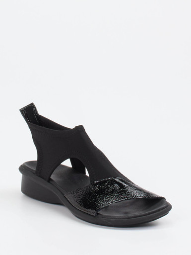 Arche – Komfortsandalen aus Stretch mit Lackdetail