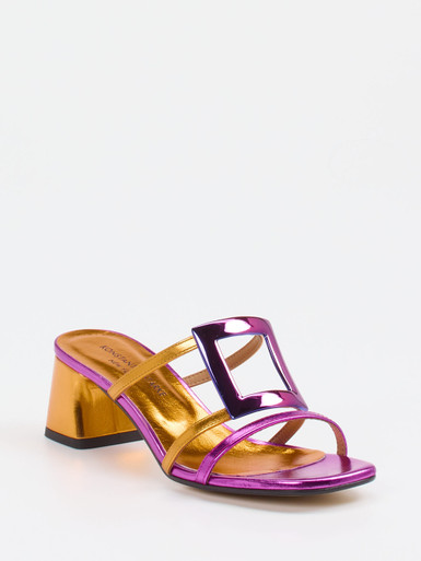 Konstantin Starke – Mules aus Metallicleder Magenta