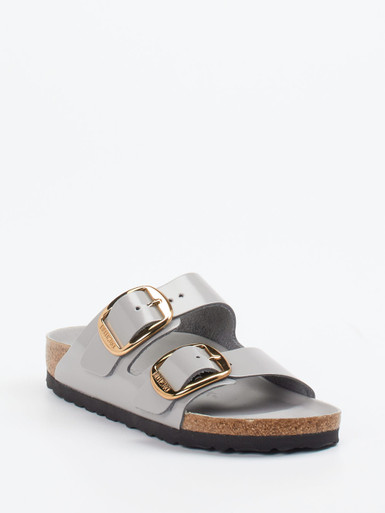 Birkenstock – Pantolette aus Lackleder in Hellgrau