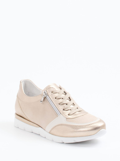 Sneaker Nelly