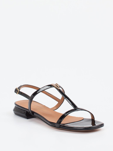 Konstantin Starke – T-Riemen-Sandale aus Lackleder Schwarz