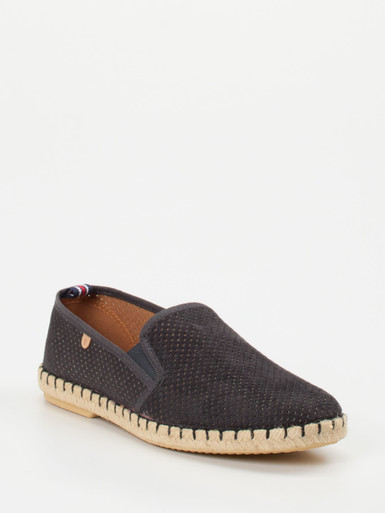 Slipper Tom