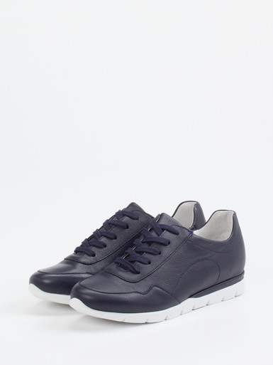 Sneaker Nelly