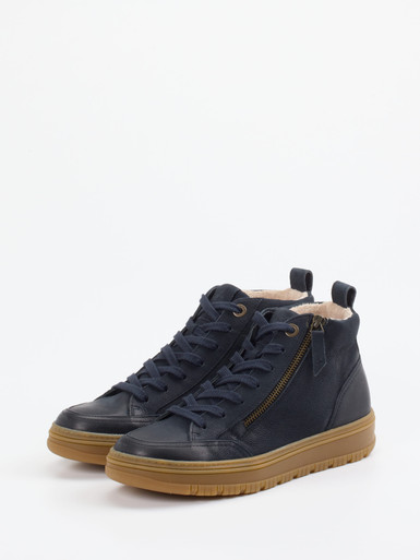Sneaker High