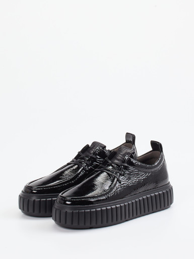 Schnürschuh