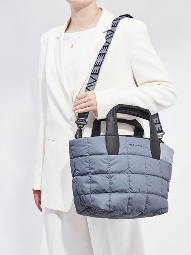 VeeCollective Berlin – Shopper aus Nylon in Taubenblau