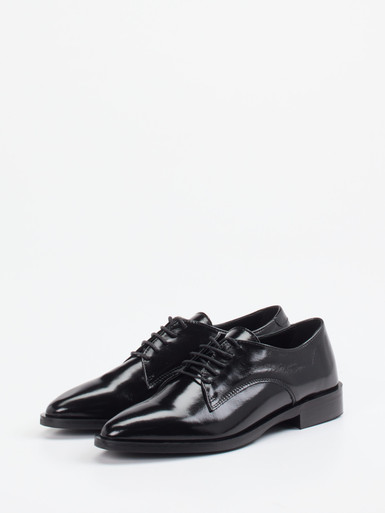 Schnürschuh