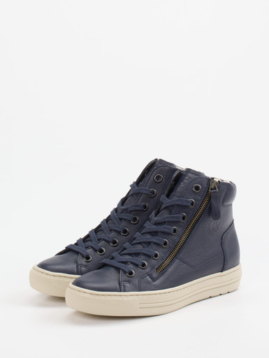 Sneaker High