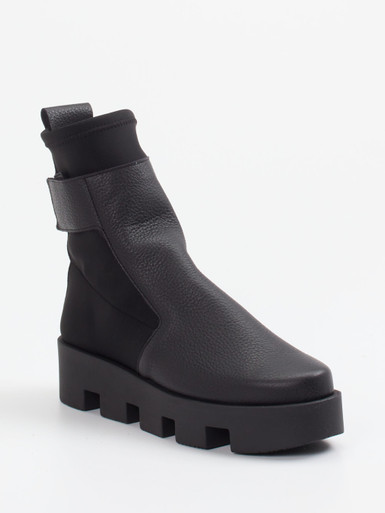 Arche – Stiefelette aus Kalbleder schwarz