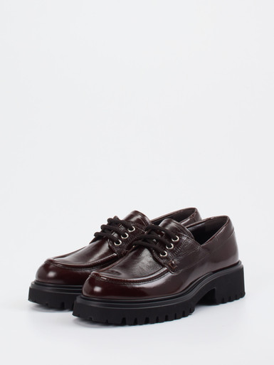 Schnürschuh