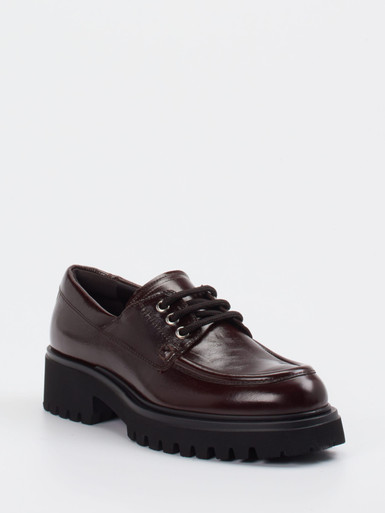 Schnürschuh