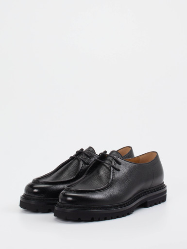 Schnürschuh