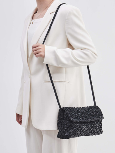 Allan K – Schultertasche aus Flechtleder schwarz