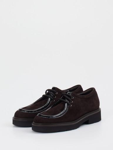 Schnürschuh
