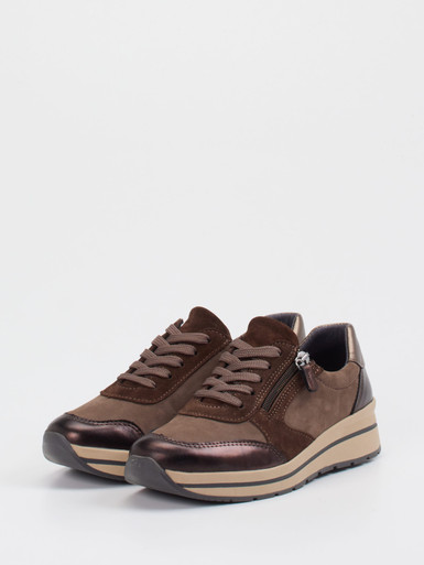 Sneaker