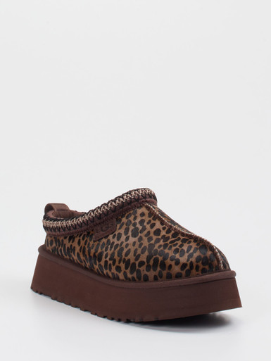 UGG – Plattform-Hausschuh aus Fell mit Leopardmuster