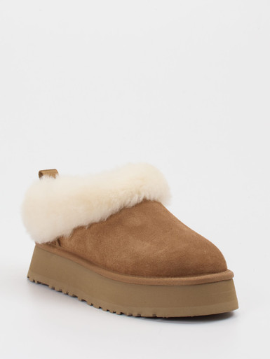 UGG – Plattform-Hausschuh aus Veloursleder karamellbraun
