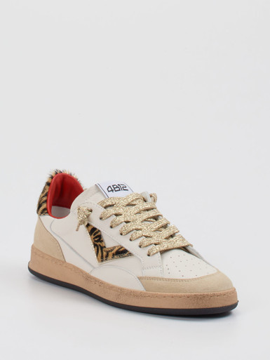 4B12 – Sneaker aus Velourleder und Glattleder beige