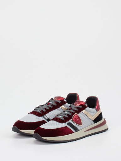 Sneaker