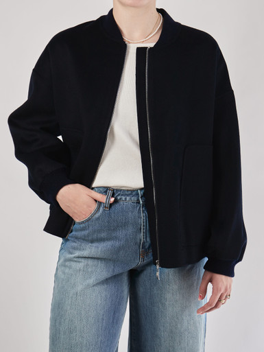 FLONA – Bomberjacke aus Wolle in Tiefschwarz