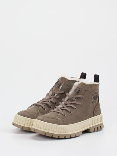 Sneaker high