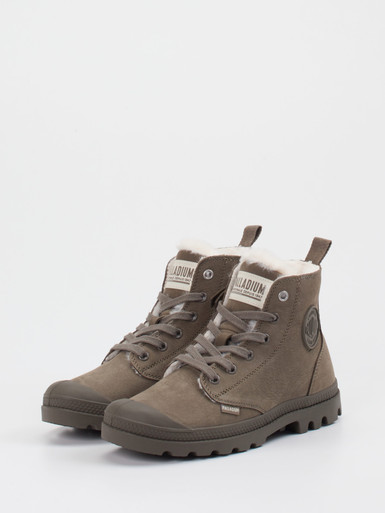 Sneaker high