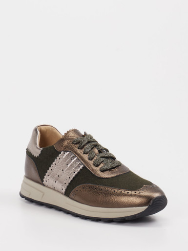 Sneaker