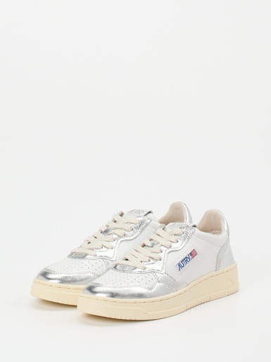 Sneaker Medalist