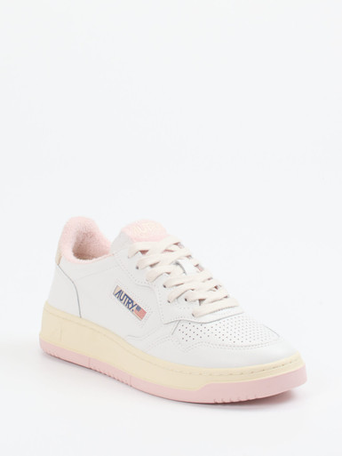 Autry – Sneaker aus Leder mit Pastellakzenten