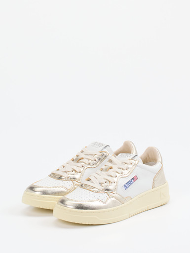 Sneaker Medalist