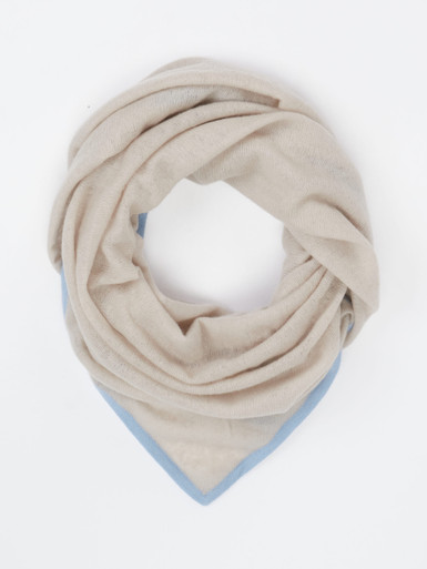 Cashmere Blues – Dreieckstuch aus Feinstrick Beige