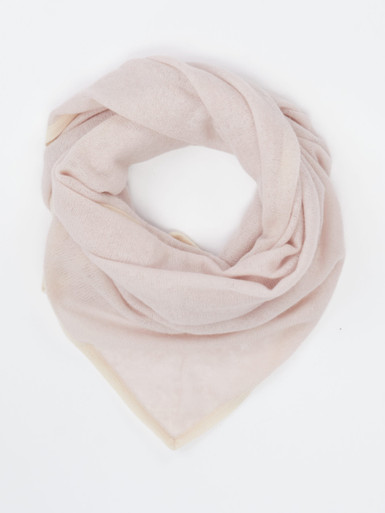 Cashmere Blues – Halstuch aus Feinstrick Blassrosa
