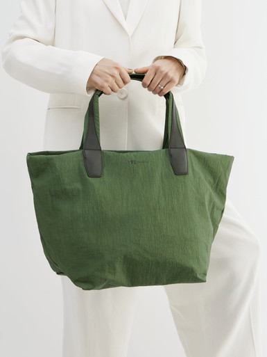 VeeCollective Berlin – Shopper aus Nylon in Olivgrün