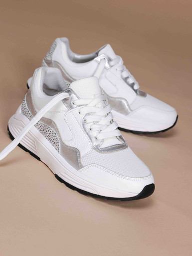 Sneaker