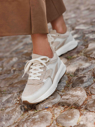 Sneaker