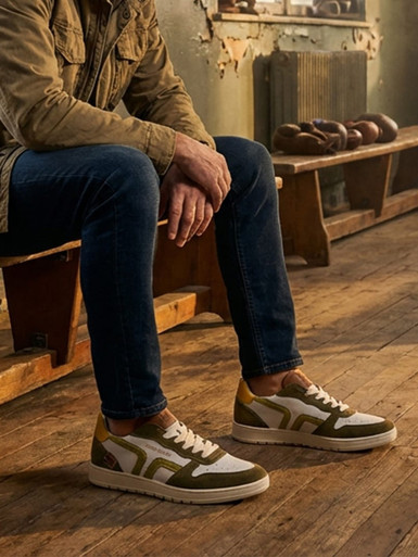 Sneaker