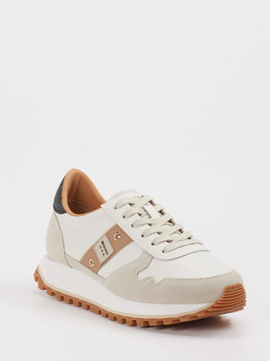 Sneaker