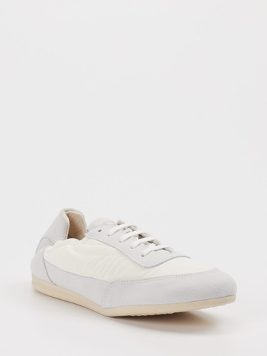 Zago x Zumnorde – Sneaker aus Velour/Textil weiß