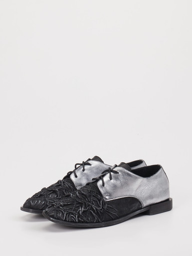 Schnürschuh