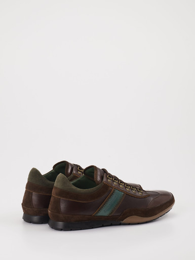Sneaker